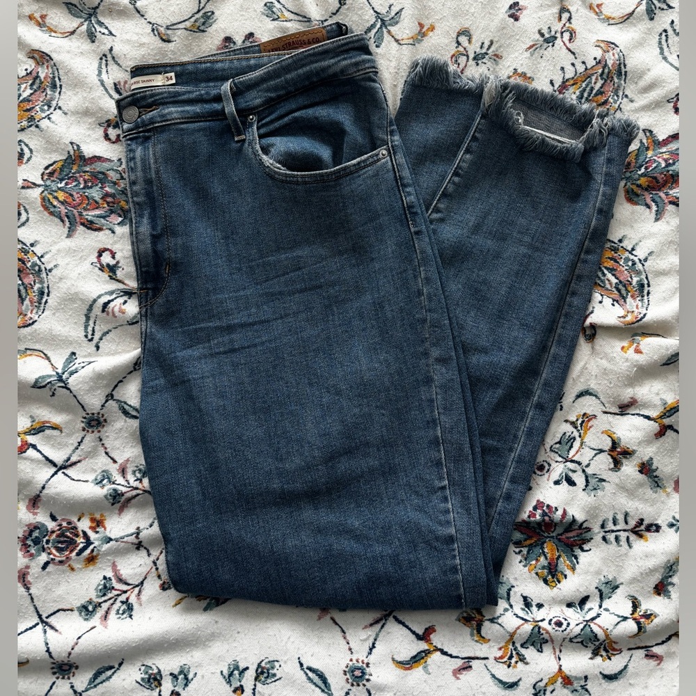 Levi’s 721 Skinny Jeans - Picture 3 of 6